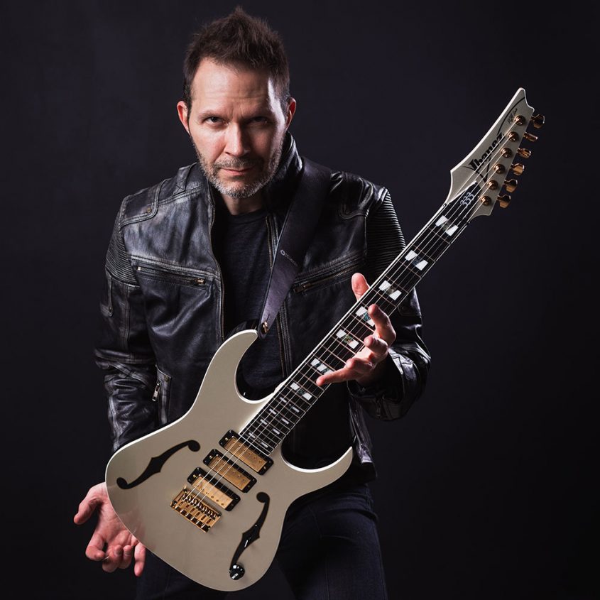 Paul Gilbert Biografía Apuesto al Rock