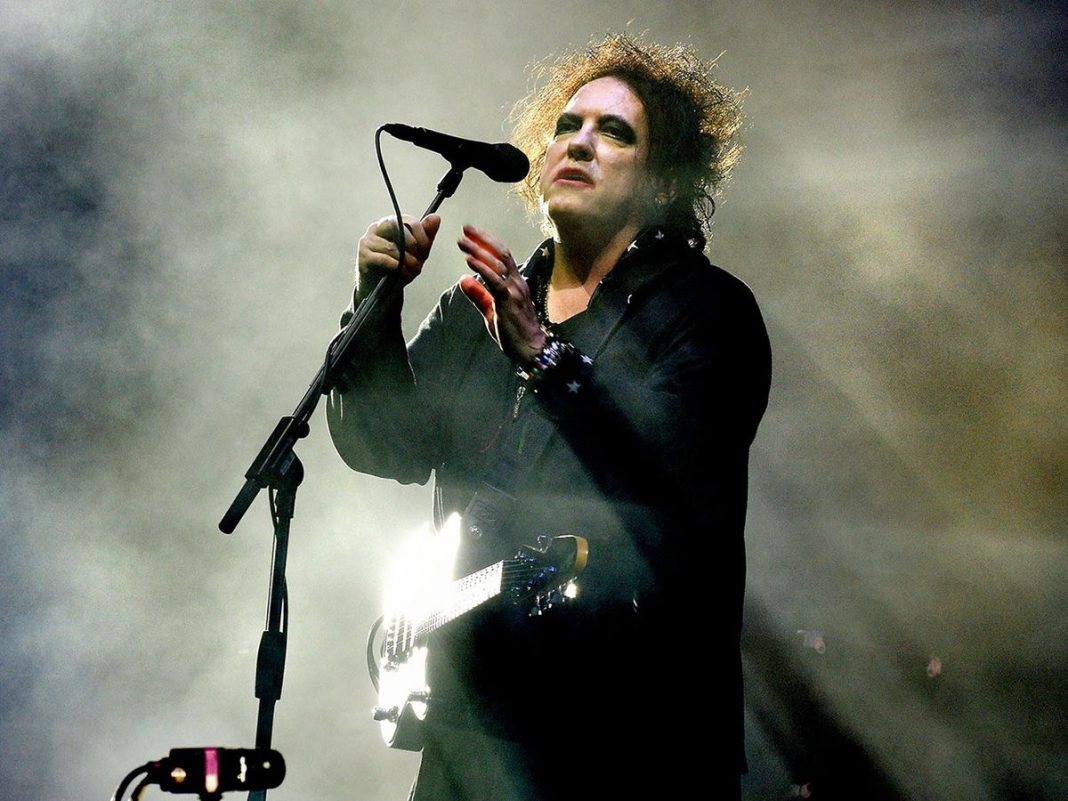 Robert Smith de The Cure asegura un nuevo álbum
