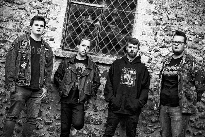Kursk banda de Inglaterra presentó su álbum homónimo