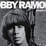 Bobby Ramone ¿Quien es este extraño personaje ? "Rocket to kingston"